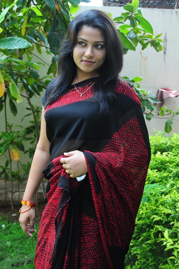 Jyothi - Gentleman - Photos - 36 / 60 photos