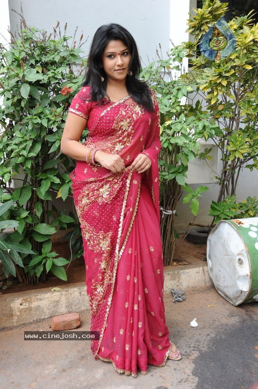 Jyothi Gallery - 26 / 34 photos