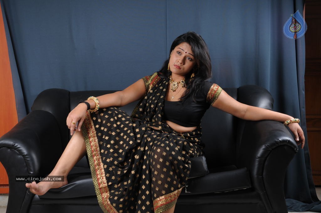 Jyothi New Stills - 17 / 111 photos