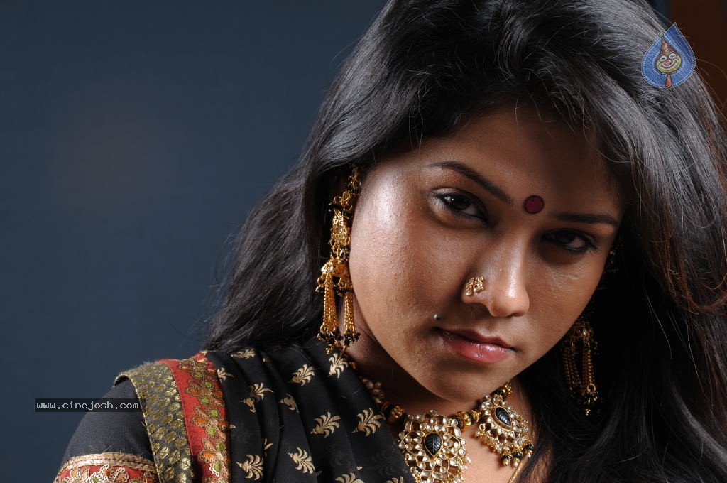 Jyothi New Stills - 24 / 111 photos