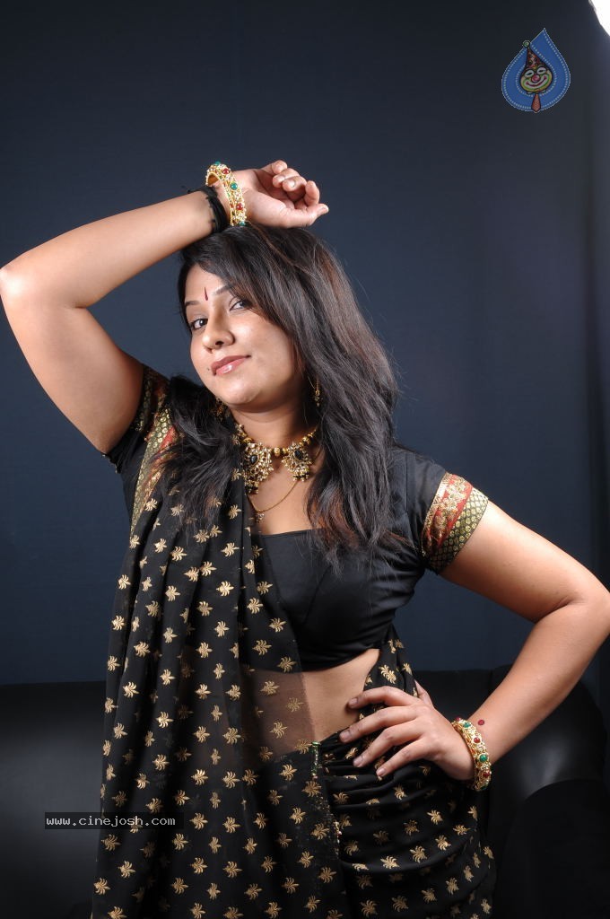 Jyothi New Stills - 26 / 111 photos