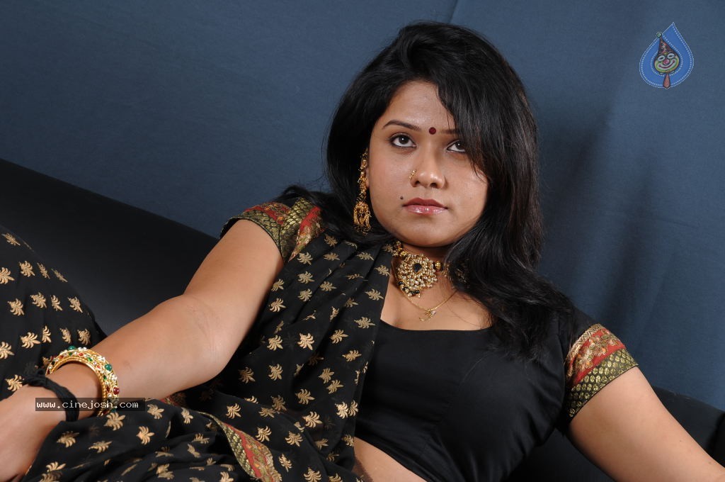 Jyothi New Stills - 76 / 111 photos