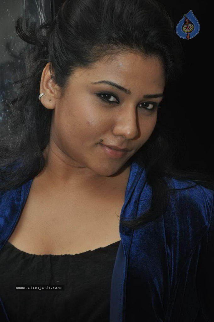 Jyothi New Stills - 43 / 47 photos