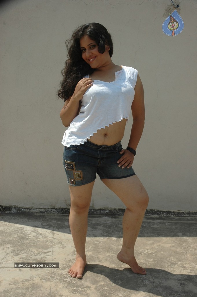 Jyothsna Hot Gallery - 5 / 84 photos