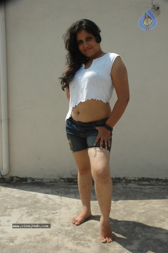 Jyothsna Hot Gallery - 19 / 84 photos