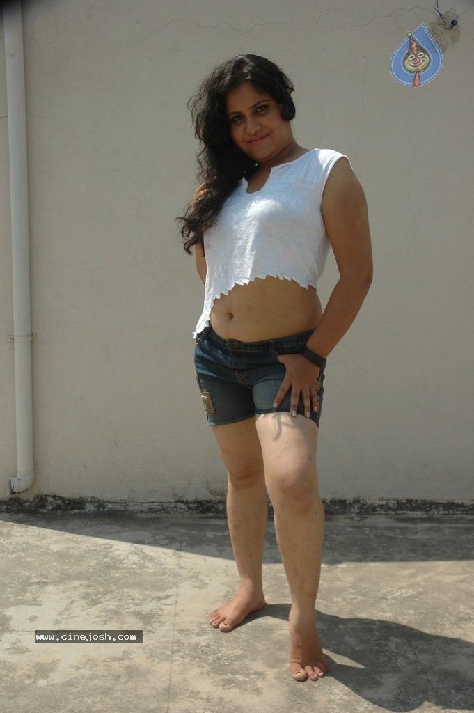 Jyothsna Hot Gallery - 77 / 84 photos