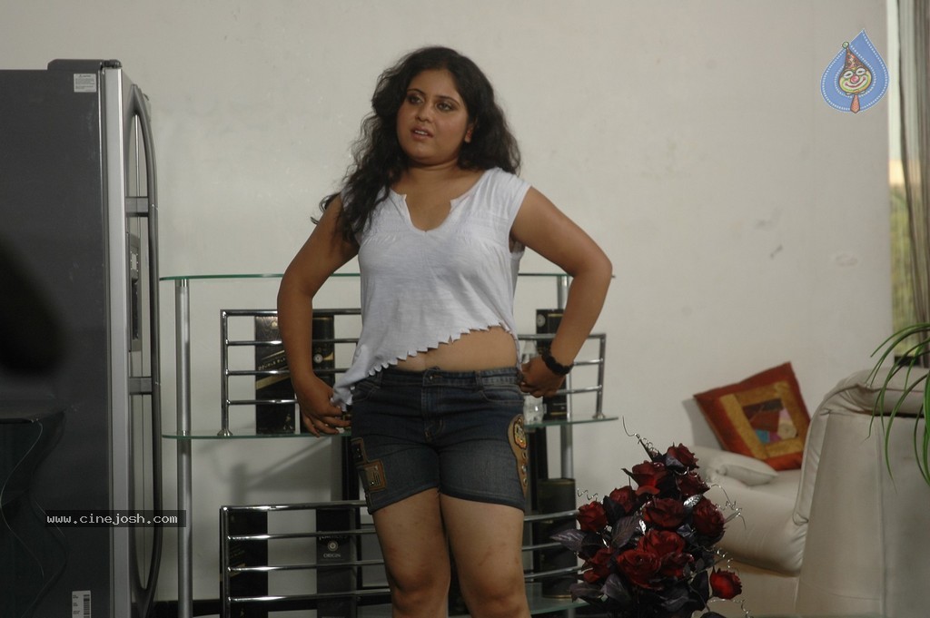 Jyothsna Hot Gallery - 81 / 84 photos