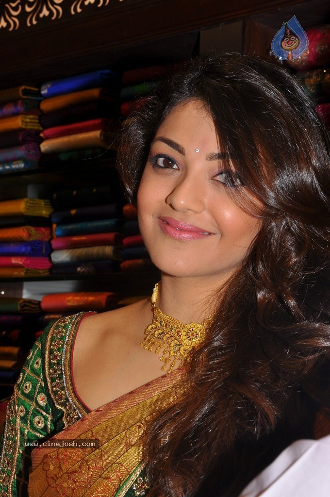 Kajal Latest Stills - 25 / 152 photos