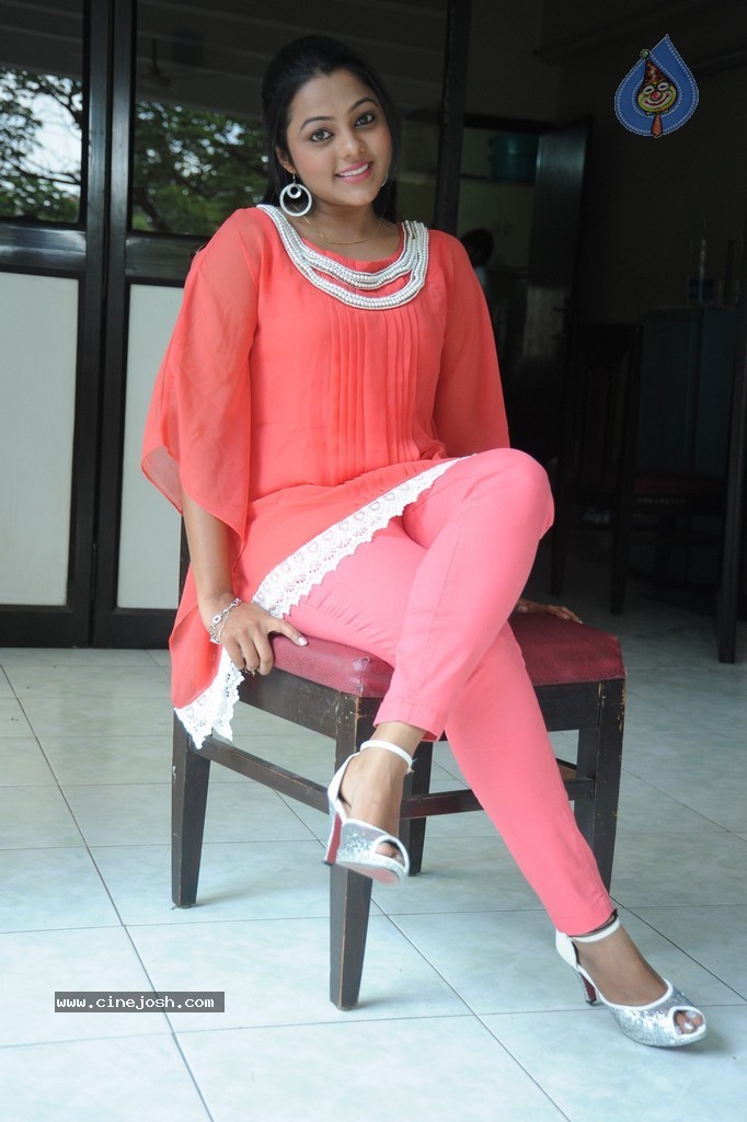 Kajal Yadav Stills - 4 / 28 photos