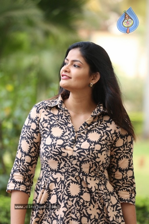 Kalpika Ganesh Photos - 18 / 18 photos