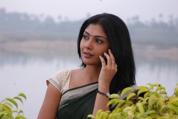 Kamalinee Mukherjee - 98 / 245 photos