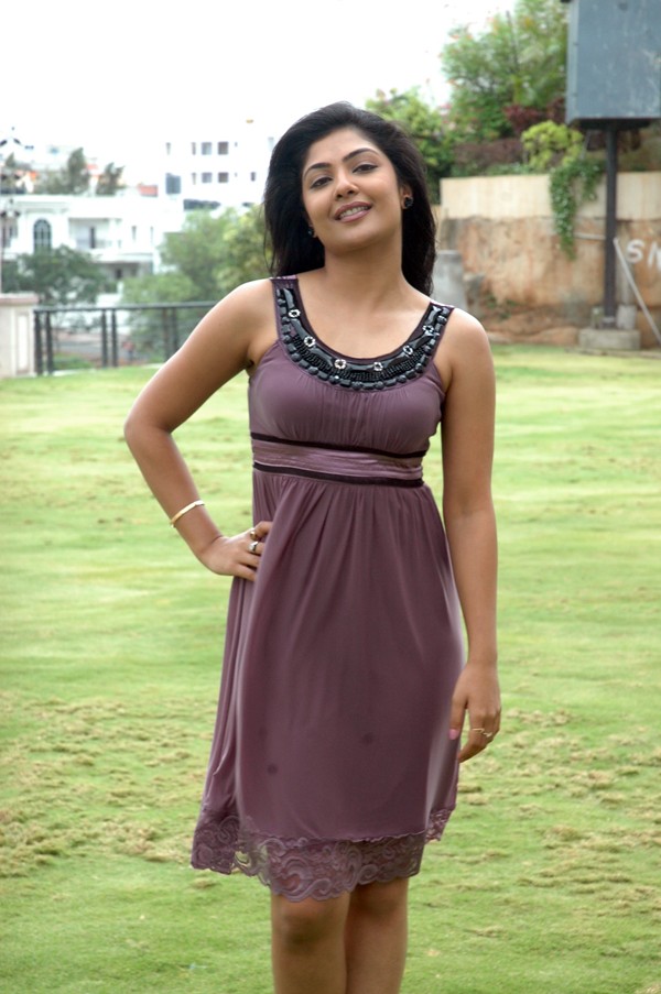 Kamalini Mukherjee - 18 / 35 photos