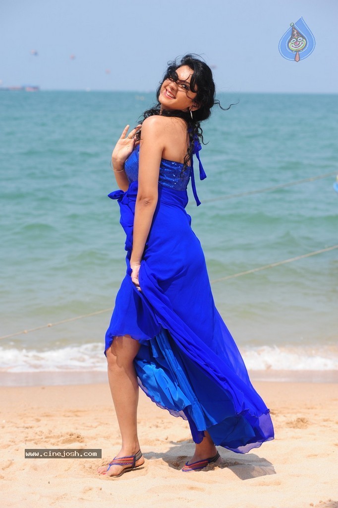 Kamna Jethmalani Images - 27 / 74 photos