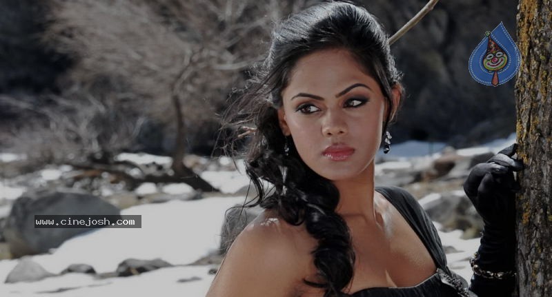 Karthika Latest Gallery - 17 / 22 photos