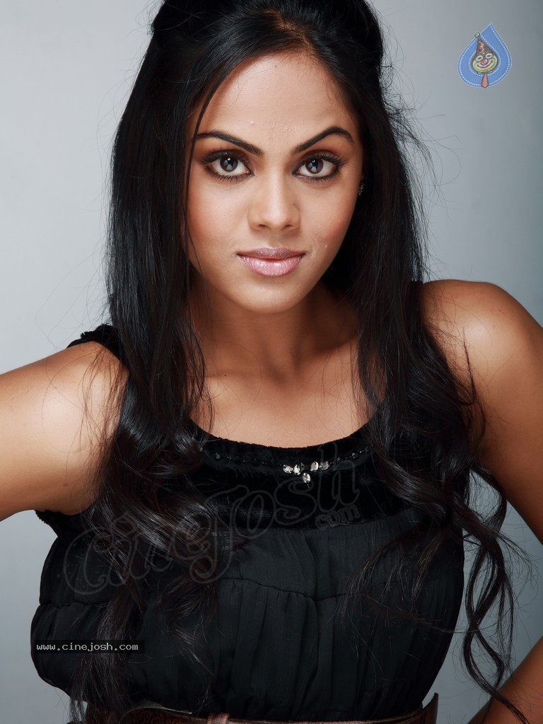 Karthika Latest Stills - 77 / 82 photos