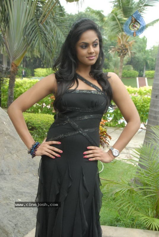 Karthika New Gallery - 44 / 51 photos