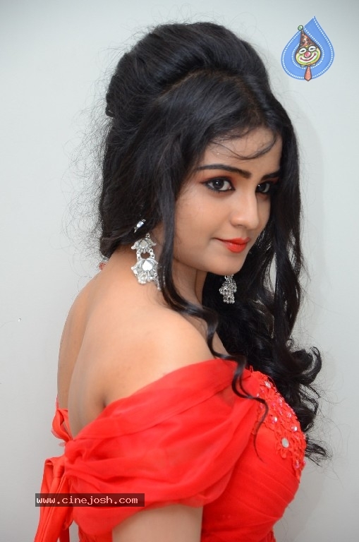 Karuna Kathirine Stills - 15 / 21 photos