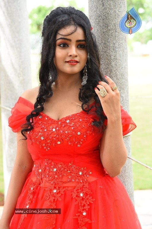 Karuna Kathirine Stills - 20 / 21 photos