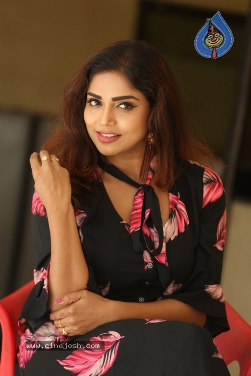 Karunya Chowdary Stills - 11 / 32 photos