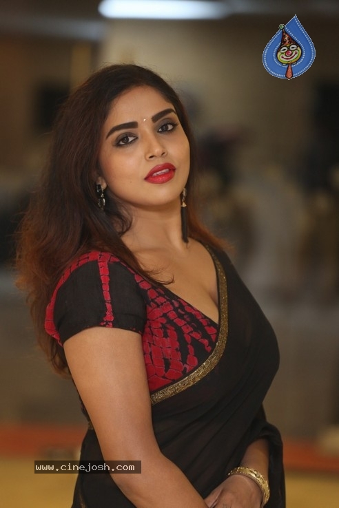 Karunya Chowdary Stills - 9 / 20 photos