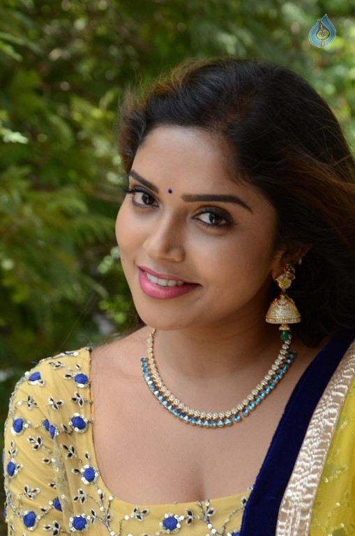 Karunya New Photos - 19 / 40 photos