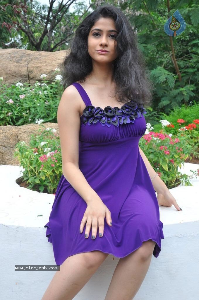 Kasmeera Hot Stills - 19 / 53 photos