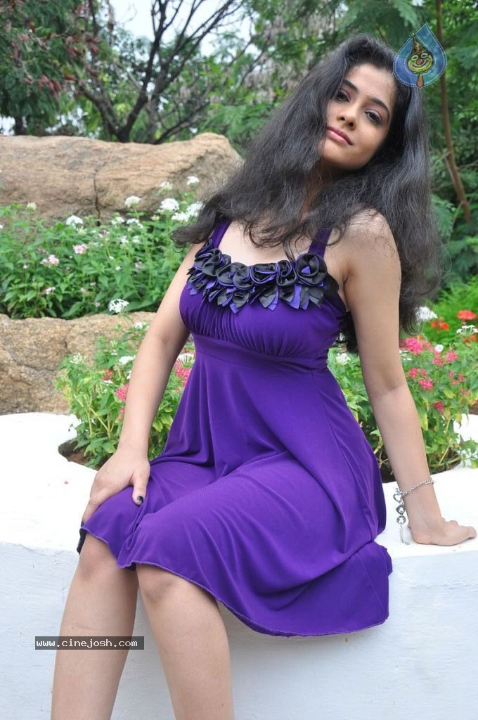 Kasmeera Hot Stills - 39 / 53 photos