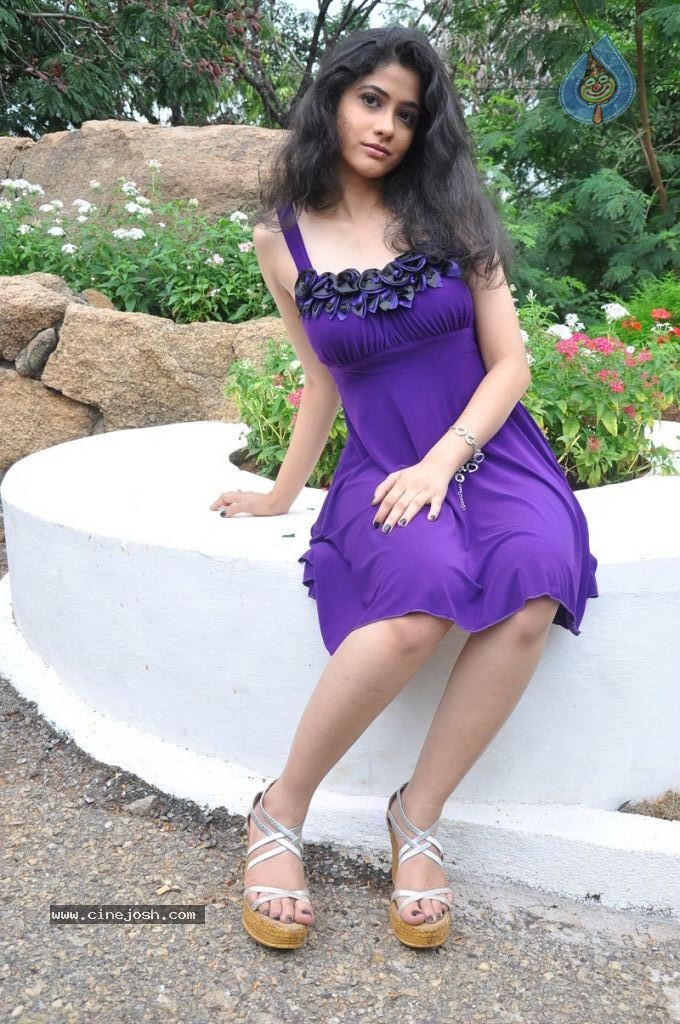 Kasmeera Hot Stills - 41 / 53 photos