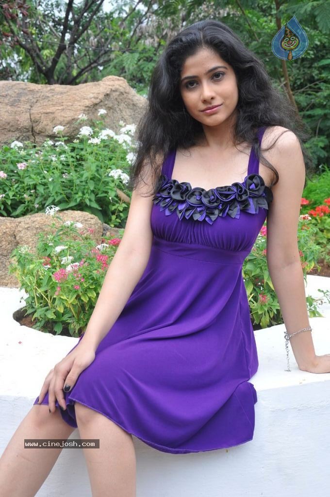 Kasmeera Hot Stills - 46 / 53 photos