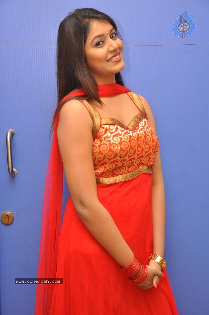 Kavya Kumar Stills - 1 / 110 photos