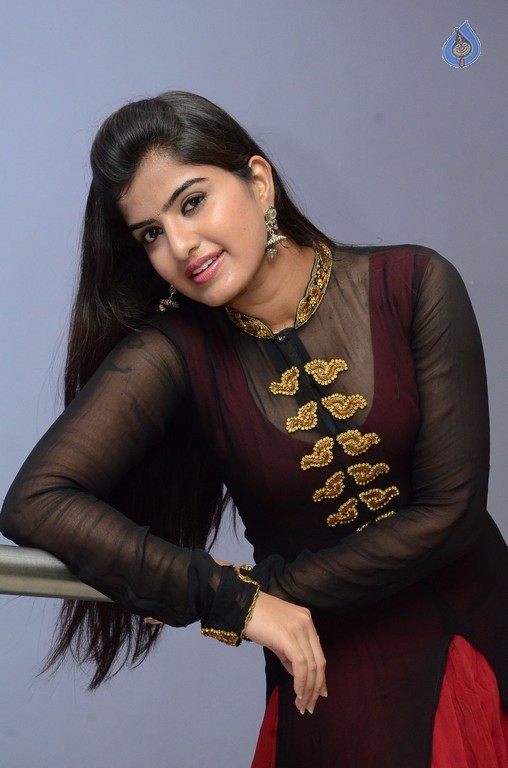 Keerthana New Photos - 22 / 42 photos