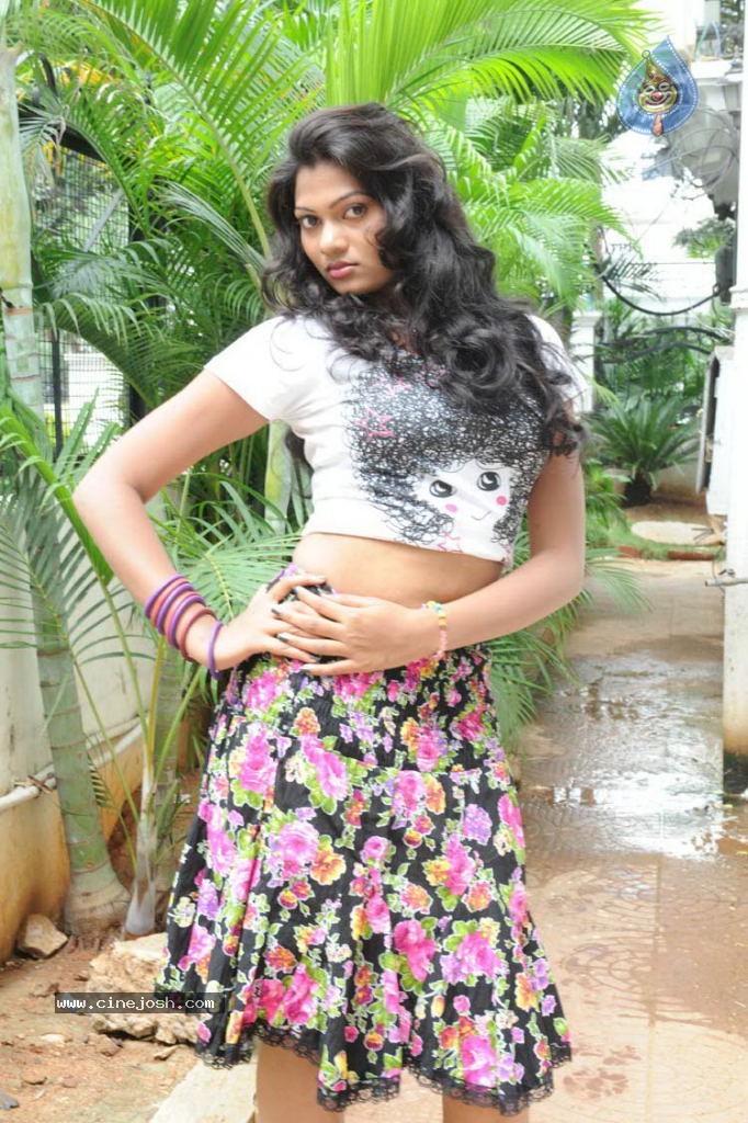 Keerthi Hot Stills - 14 / 36 photos