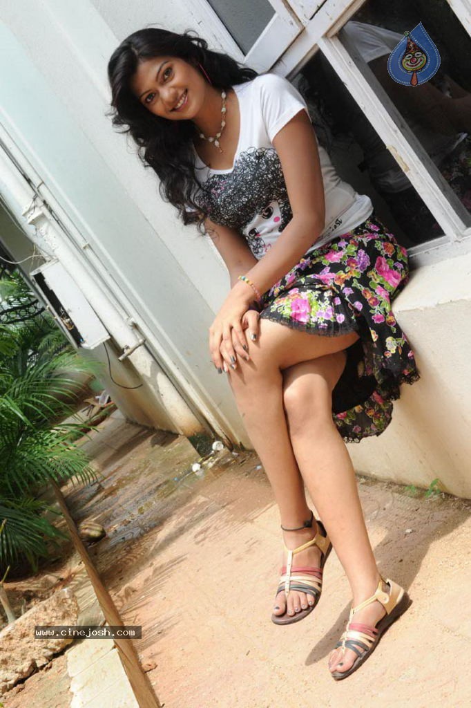 Keerthi Hot Stills - 22 / 36 photos