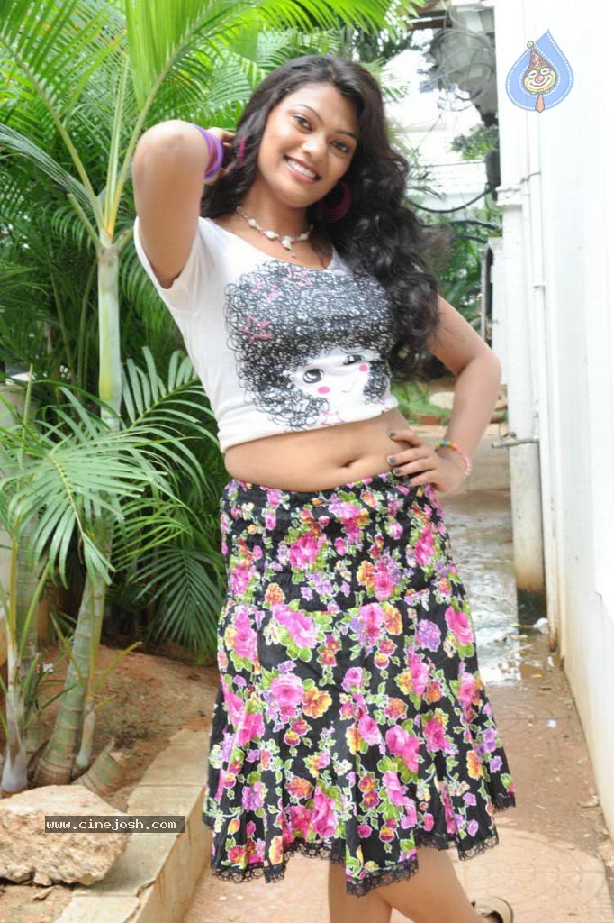 Keerthi Hot Stills - 36 / 36 photos