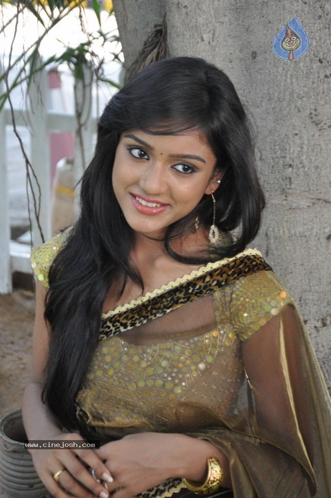 Keerthi New Stills - 21 / 37 photos