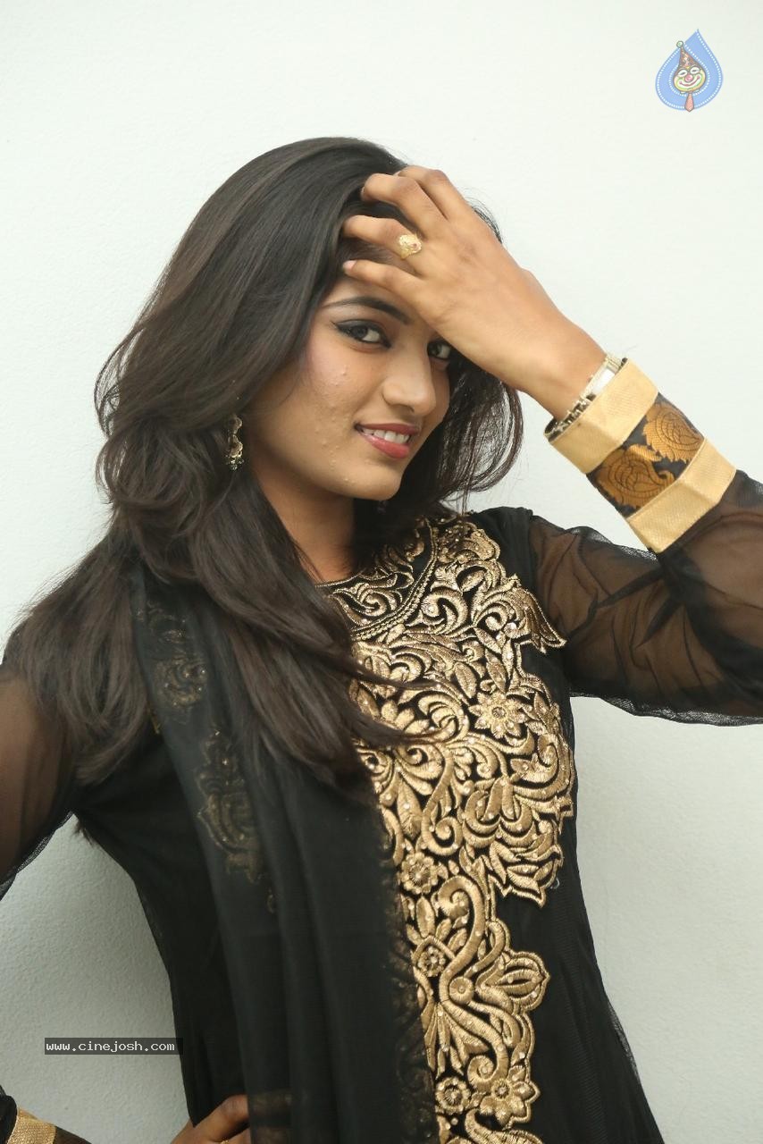 Keerthi Photos - 24 / 49 photos