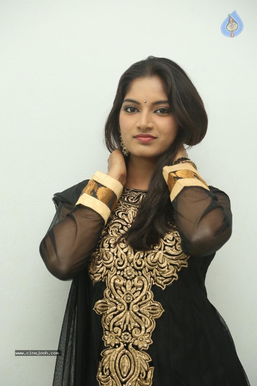 Keerthi Photos - 26 / 49 photos