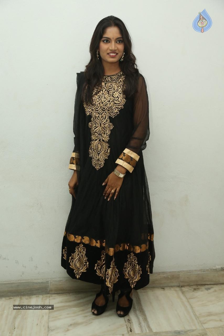 Keerthi Photos - 29 / 49 photos