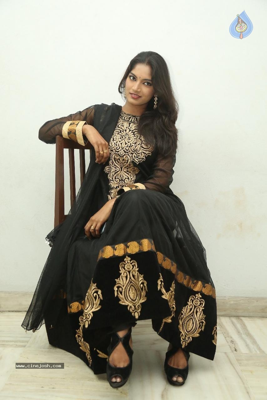 Keerthi Photos - 47 / 49 photos