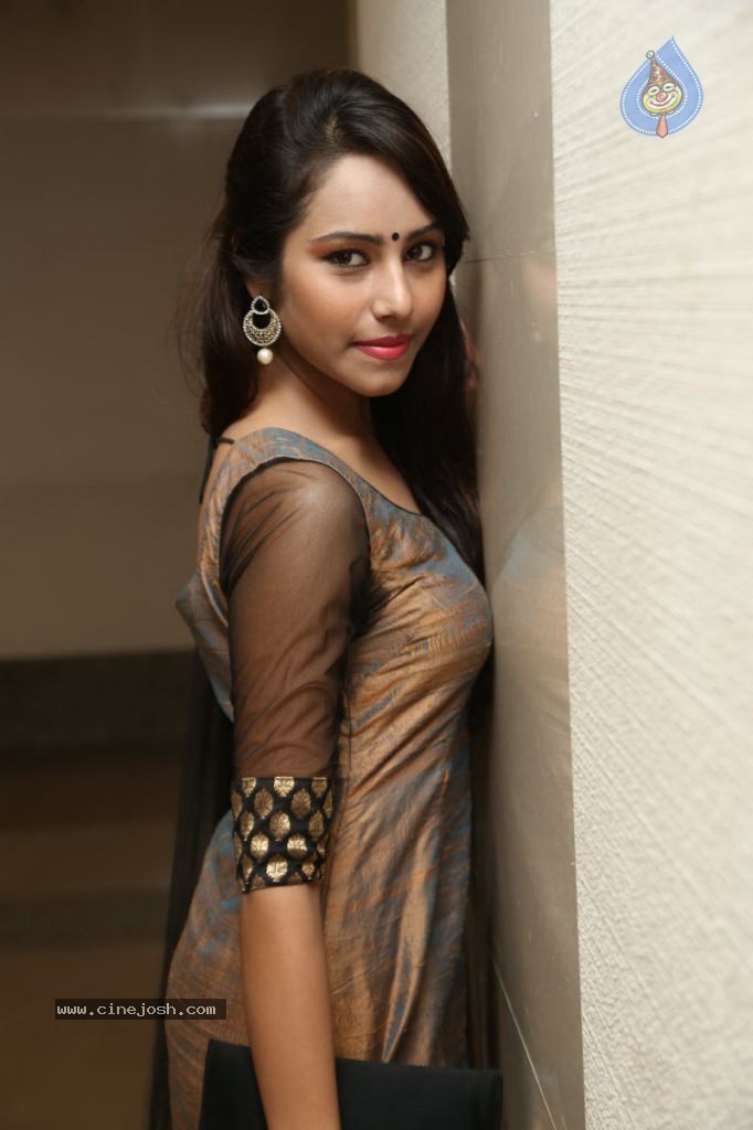 Kenisha Chandran Stills - 30 / 57 photos