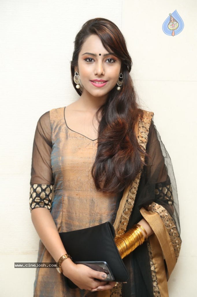 Kenisha Chandran Stills - 31 / 57 photos