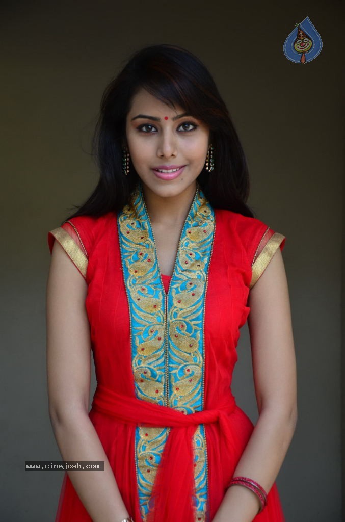 Khenishna Chandran Stills - 13 / 40 photos