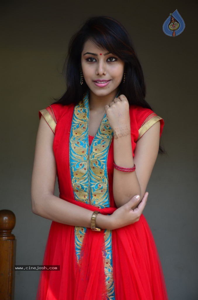 Khenishna Chandran Stills - 21 / 40 photos