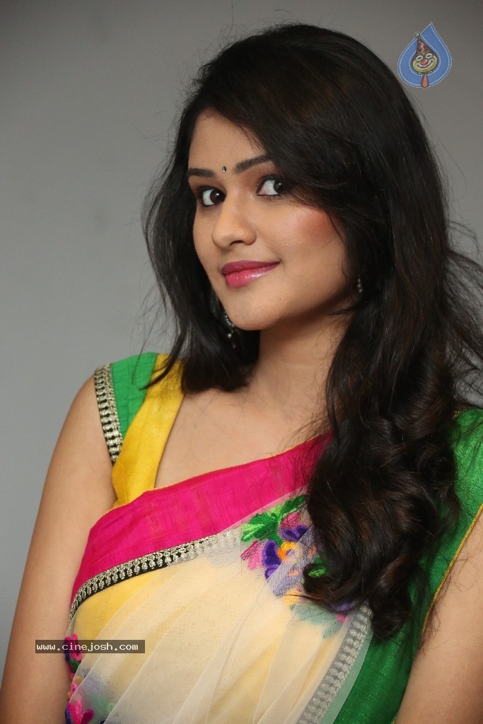 Khushi Stills - 62 / 68 photos