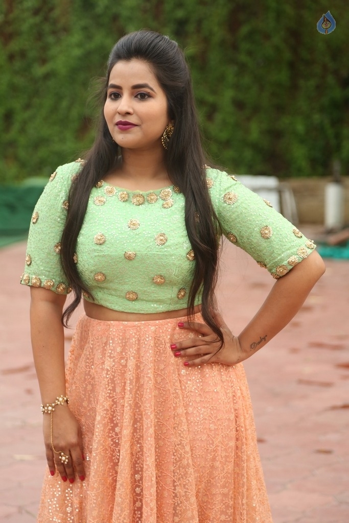 Komali New Photos - 16 / 42 photos