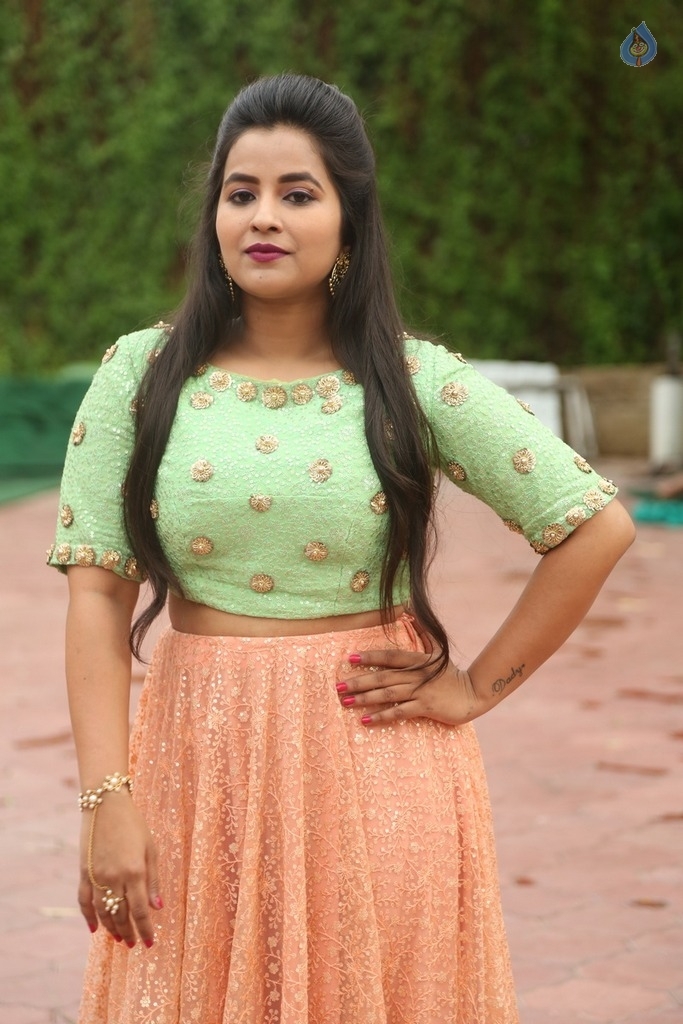 Komali New Photos - 18 / 42 photos