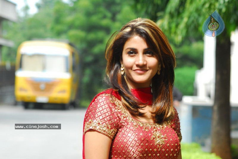 Kousha New Stills - 36 / 39 photos