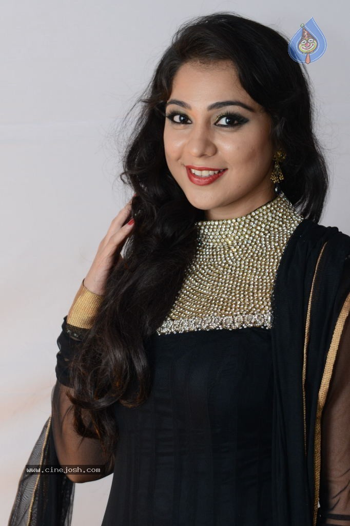 Krathi Stills - 15 / 50 photos