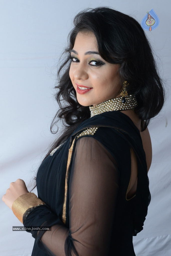 Krathi Stills - 17 / 50 photos