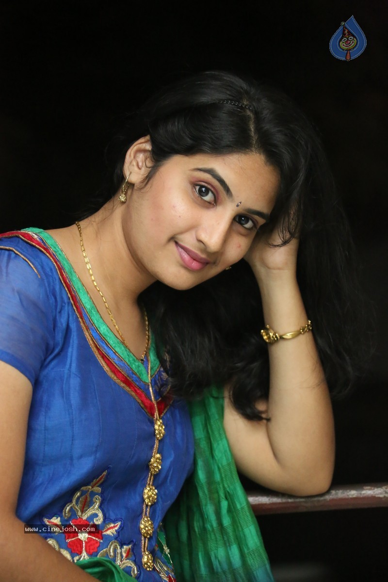 Krishnaveni New Gallery Photo 4 Of 60